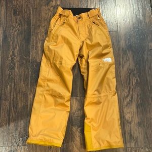 Excellent Used Condition- The North Face ski/snowboard pants size Medium